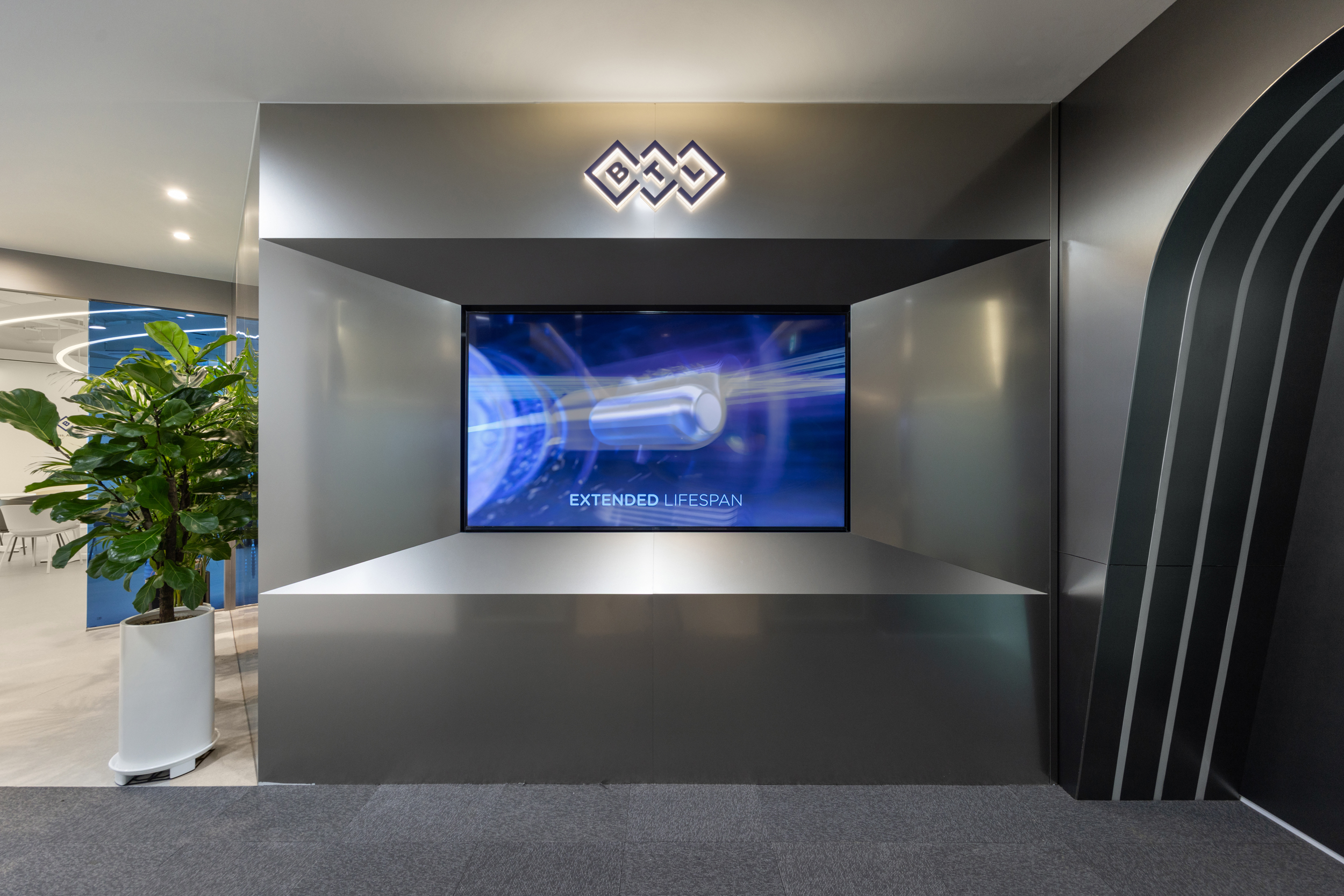 BTL 메디컬 테크놀로지 코리아 오피스 인테리어 - 시드나인 SIDnine 시공 브랜드 디스플레이 공간