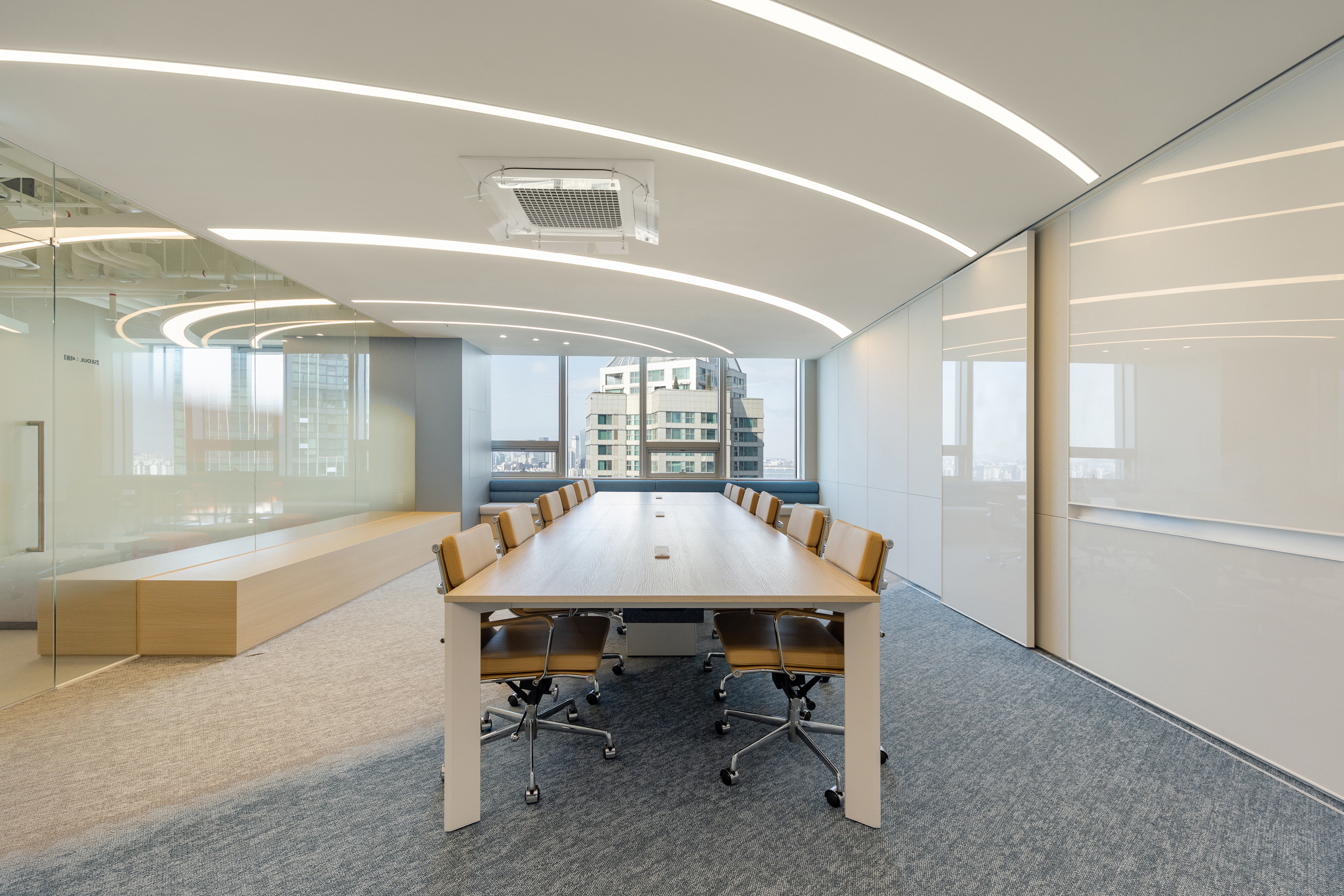 BTL 메디컬 테크놀로지 코리아 오피스 인테리어 - 시드나인 SIDnine 시공 회의실 공간